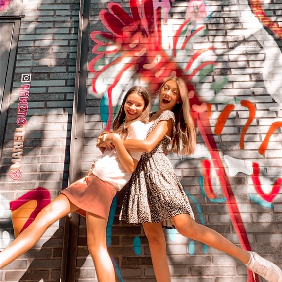 Meet your Posher, Allie - Picture 1 of 1